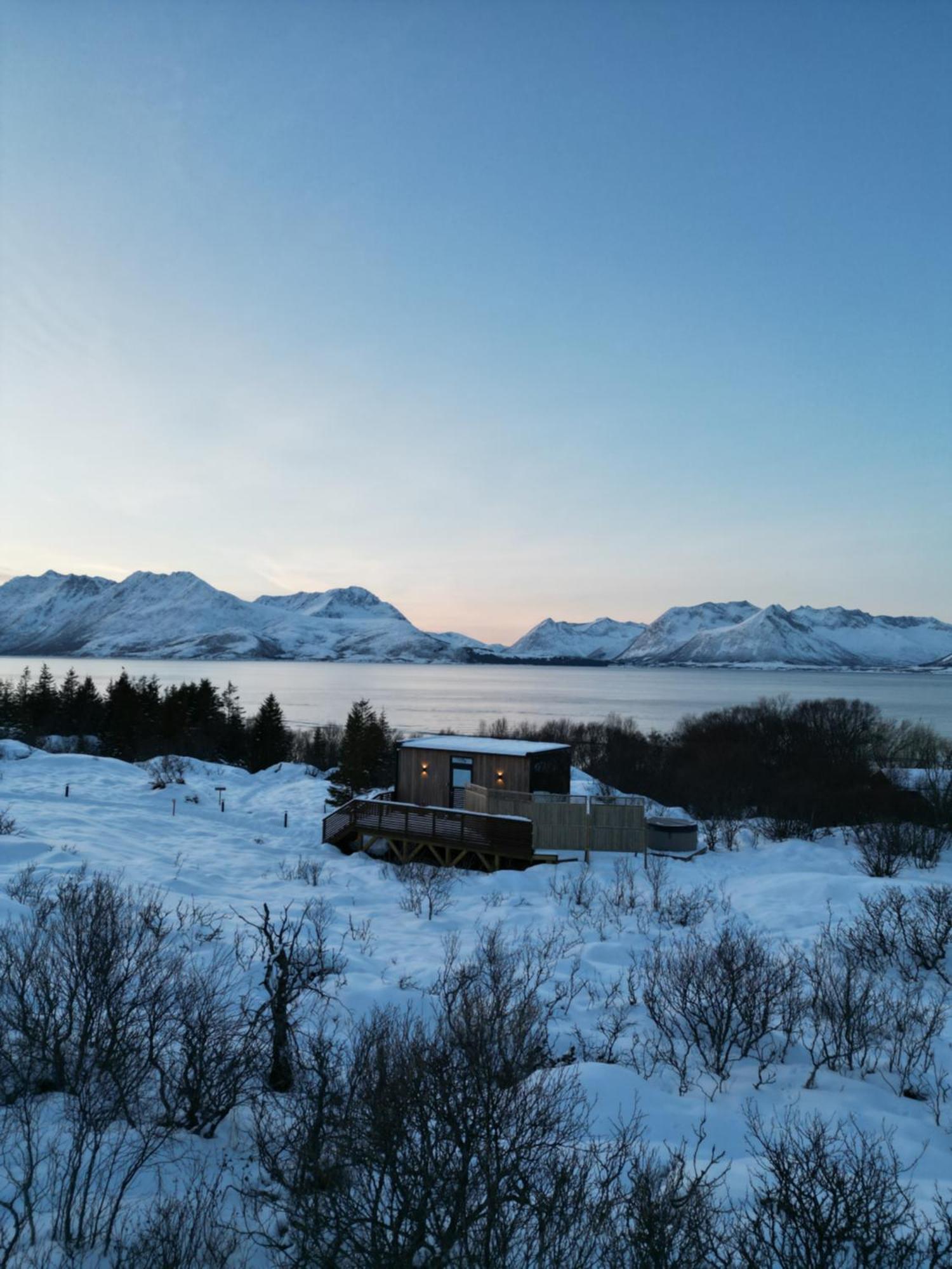 Wonderinn Arctic Utstrand Екстериор снимка